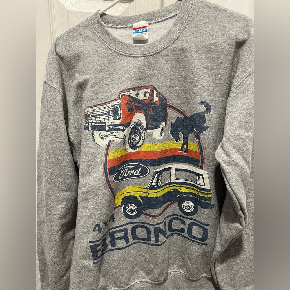 bronco crewneck